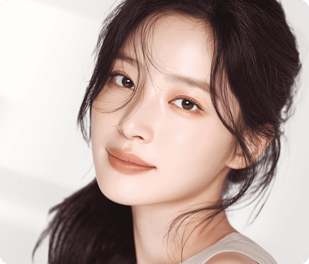 디마레 이중턱지방흡입(매직브이라인) 메인 배너, 턱 밑 지방을 제거하여 둔탁한 턱선을 지우고 숨겨진 V라인을 선명하게 살린 여성 모델